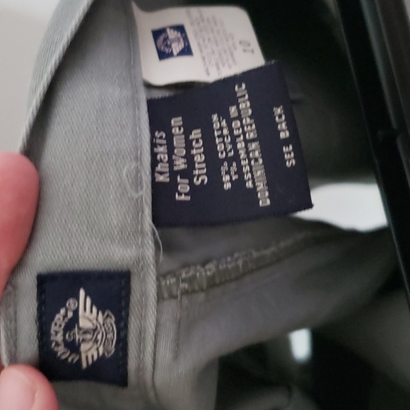 Dockers chino shorts, khaki, green, size 10. - Picture 6 of 7